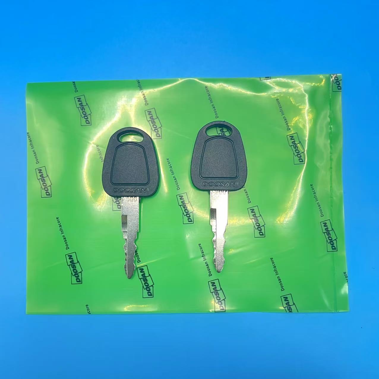 Heavy Equipment Bobcat - 2 PCS F900 Key For Deawoo